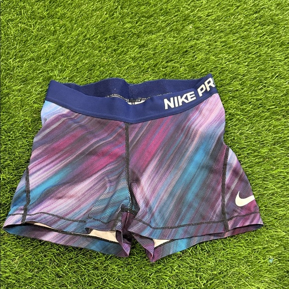 Women’s Nike Pro Spandex Shorts - Picture 1 of 4